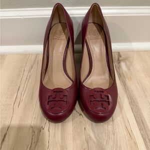 Tory Burch Burgundy Leather Logo Pump
